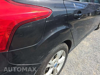 2013 Ford Focus SE Hatchback - miniatura 29
