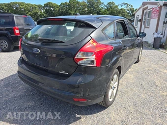 2013 Ford Focus SE Hatchback - miniatura 3