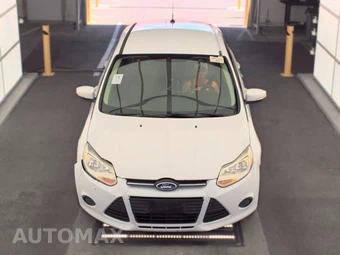 2013 Ford Focus SE Hatchback – miniatura 2