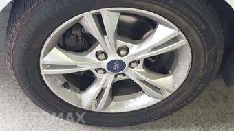 2013 Ford Focus SE Hatchback – miniatura 36