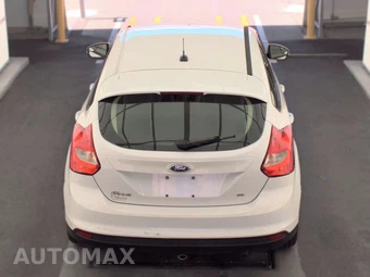 2013 Ford Focus SE Hatchback – miniatura 5