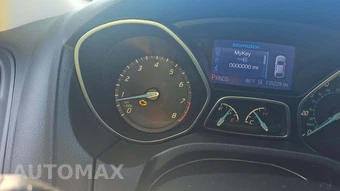 2013 Ford Focus SE Hatchback - miniatura 23