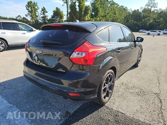 2013 Ford Focus SE Hatchback - miniatura 4