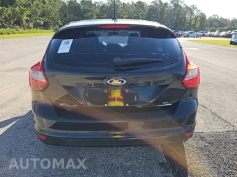 2013 Ford Focus SE Hatchback - miniatura 5