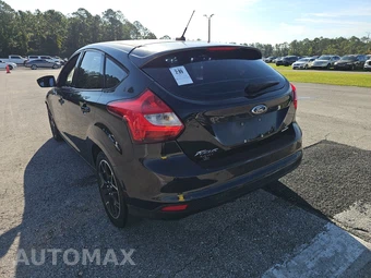 2013 Ford Focus SE Hatchback - miniatura 6