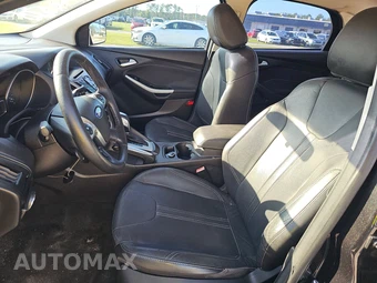 2013 Ford Focus SE Hatchback - miniatura 7