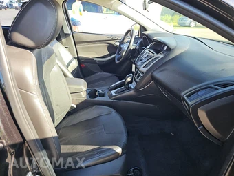 2013 Ford Focus SE Hatchback - miniatura 8