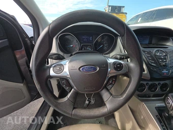 2013 Ford Focus SE Hatchback – miniatura 10