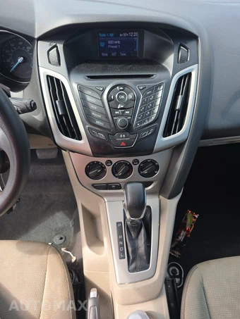 2013 Ford Focus SE Hatchback – miniatura 11