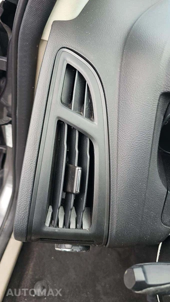 2013 Ford Focus SE Hatchback – miniatura 23