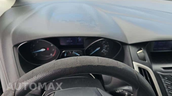 2013 Ford Focus SE Hatchback – miniatura 30