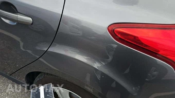 2013 Ford Focus SE Hatchback – miniatura 37