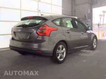 2013 Ford Focus SE Hatchback – miniatura 4