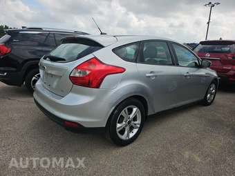 2013 Ford Focus SE Hatchback – miniatura 4