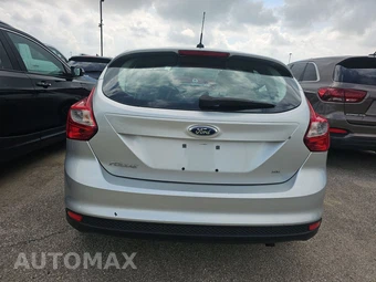 2013 Ford Focus SE Hatchback – miniatura 5