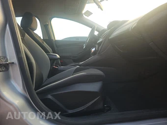 2013 Ford Focus SE Hatchback – miniatura 8