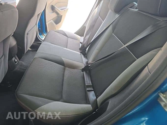 2013 Ford Focus SE Sedan - miniatura 10