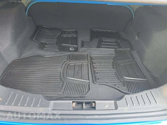 2013 Ford Focus SE Sedan - miniatura 11