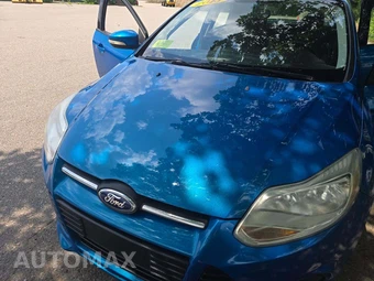 2013 Ford Focus SE Sedan - miniatura 19
