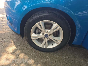 2013 Ford Focus SE Sedan - miniatura 21