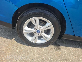 2013 Ford Focus SE Sedan - miniatura 24