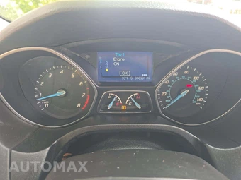2013 Ford Focus SE Sedan - miniatura 6