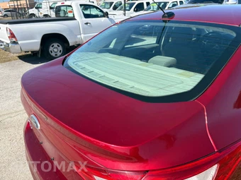 2013 Ford Focus SE Sedan - miniatura 10