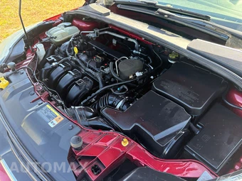 2013 Ford Focus SE Sedan - miniatura 32