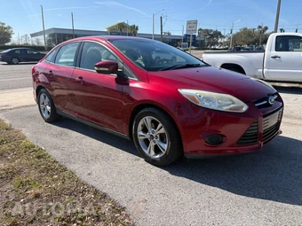 2013 Ford Focus SE Sedan - miniatura 6