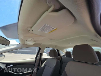 2013 Ford Focus SE Sedan - miniatura 8