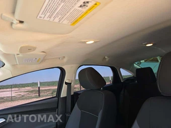 2013 Ford Focus SE Sedan – miniatura 8