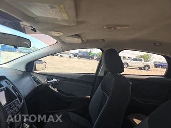 2013 Ford Focus SE Sedan – miniatura 18