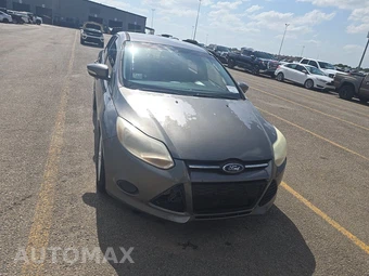 2013 Ford Focus SE Sedan – miniatura 2