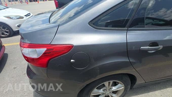 2013 Ford Focus SE Sedan – miniatura 28