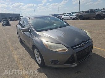 2013 Ford Focus SE Sedan – miniatura 3