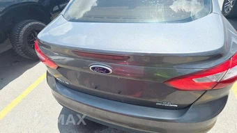 2013 Ford Focus SE Sedan – miniatura 30