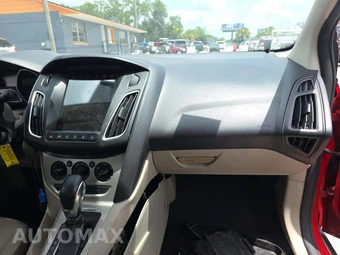 2013 Ford Focus SE Sedan - miniatura 19