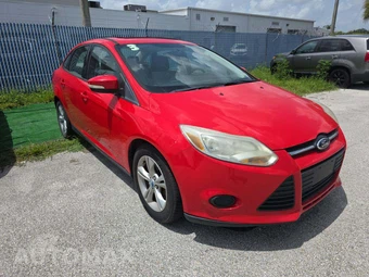 2013 Ford Focus SE Sedan - miniatura 4