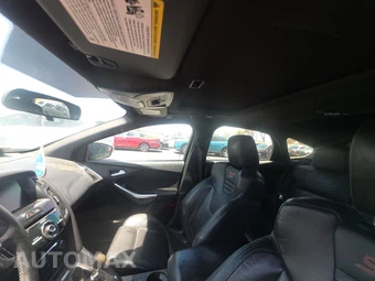 2013 Ford Focus ST Hatchback - miniatura 17