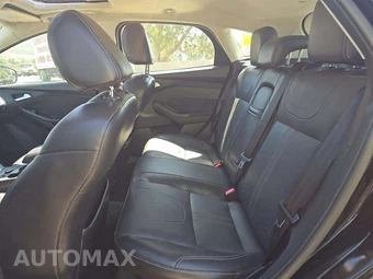 2013 Ford Focus Titanium Hatchback – miniatura 10