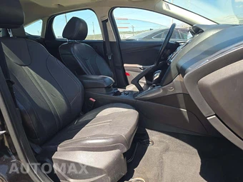 2013 Ford Focus Titanium Hatchback – miniatura 15