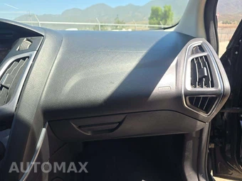 2013 Ford Focus Titanium Hatchback – miniatura 16