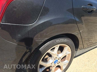 2013 Ford Focus Titanium Hatchback – miniatura 27