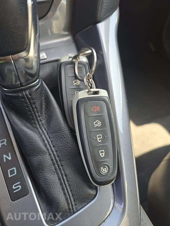 2013 Ford Focus Titanium Hatchback – miniatura 5