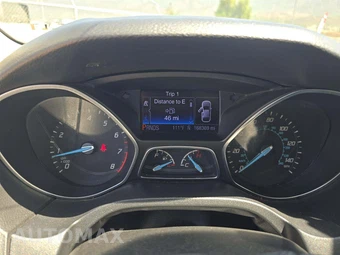 2013 Ford Focus Titanium Hatchback – miniatura 6
