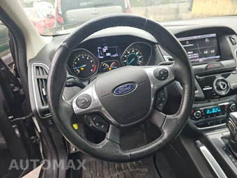 2013 Ford Focus Titanium Hatchback – miniatura 10