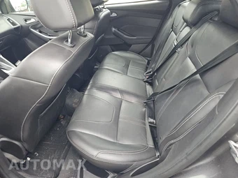 2013 Ford Focus Titanium Hatchback – miniatura 13