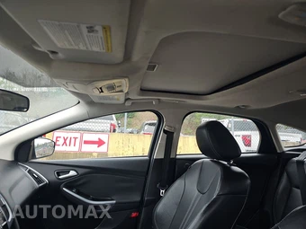 2013 Ford Focus Titanium Hatchback – miniatura 18