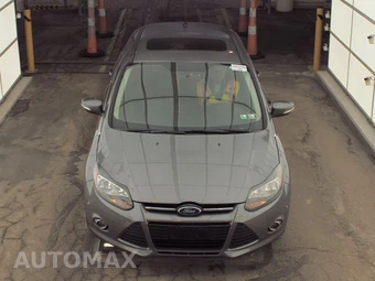 2013 Ford Focus Titanium Hatchback – miniatura 2