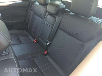 2013 Ford Focus Titanium Hatchback – miniatura 10